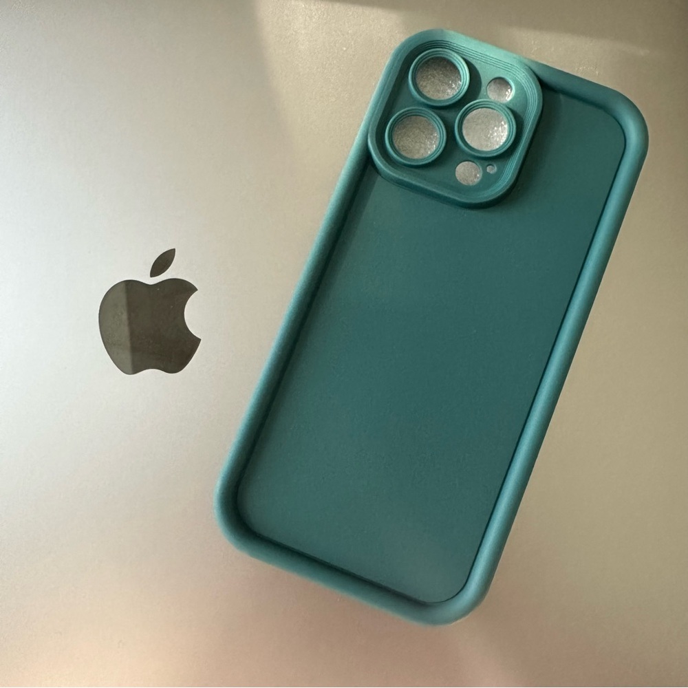 Brand New Green Iphone 15 Pro Max Phone Case